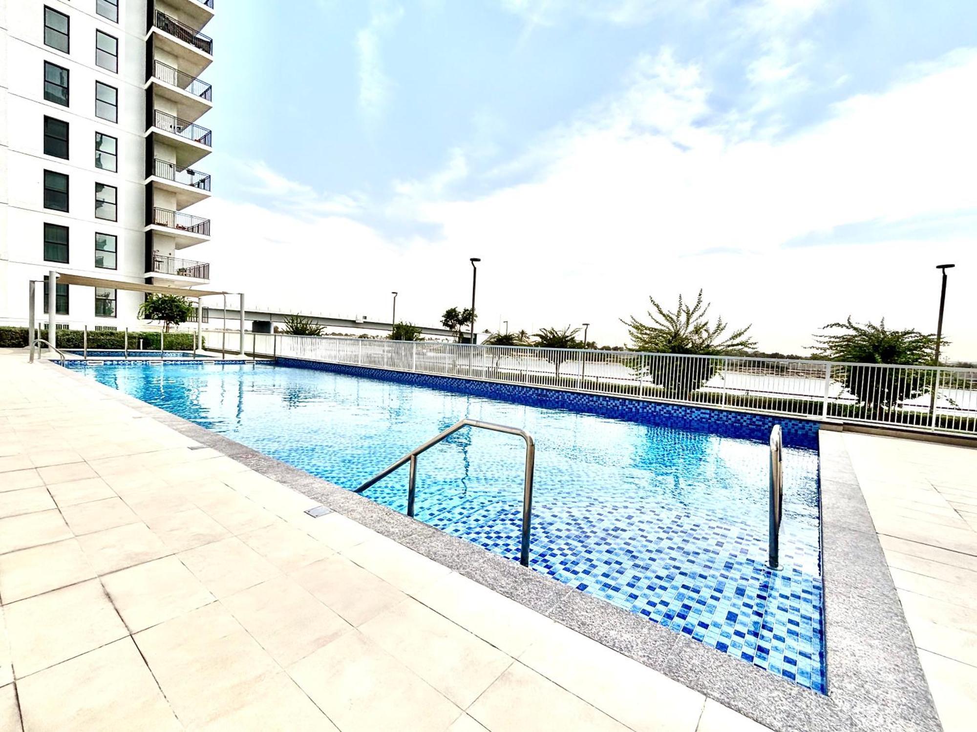 Luxury 2br, Yas Island By Ferrari World & Yas Mall *