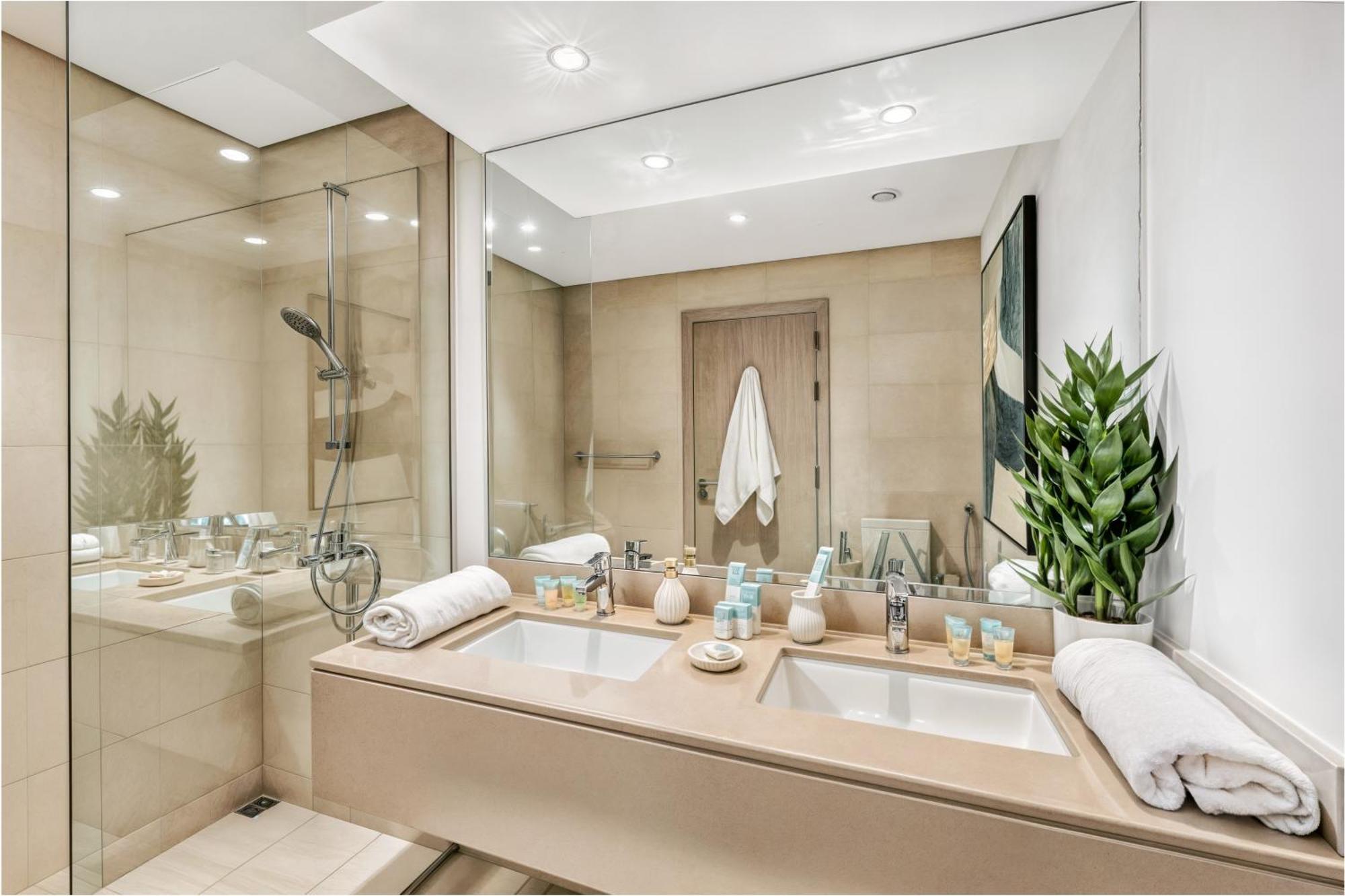 Luxury 2br, Yas Island By Ferrari World & Yas Mall Appartement *
