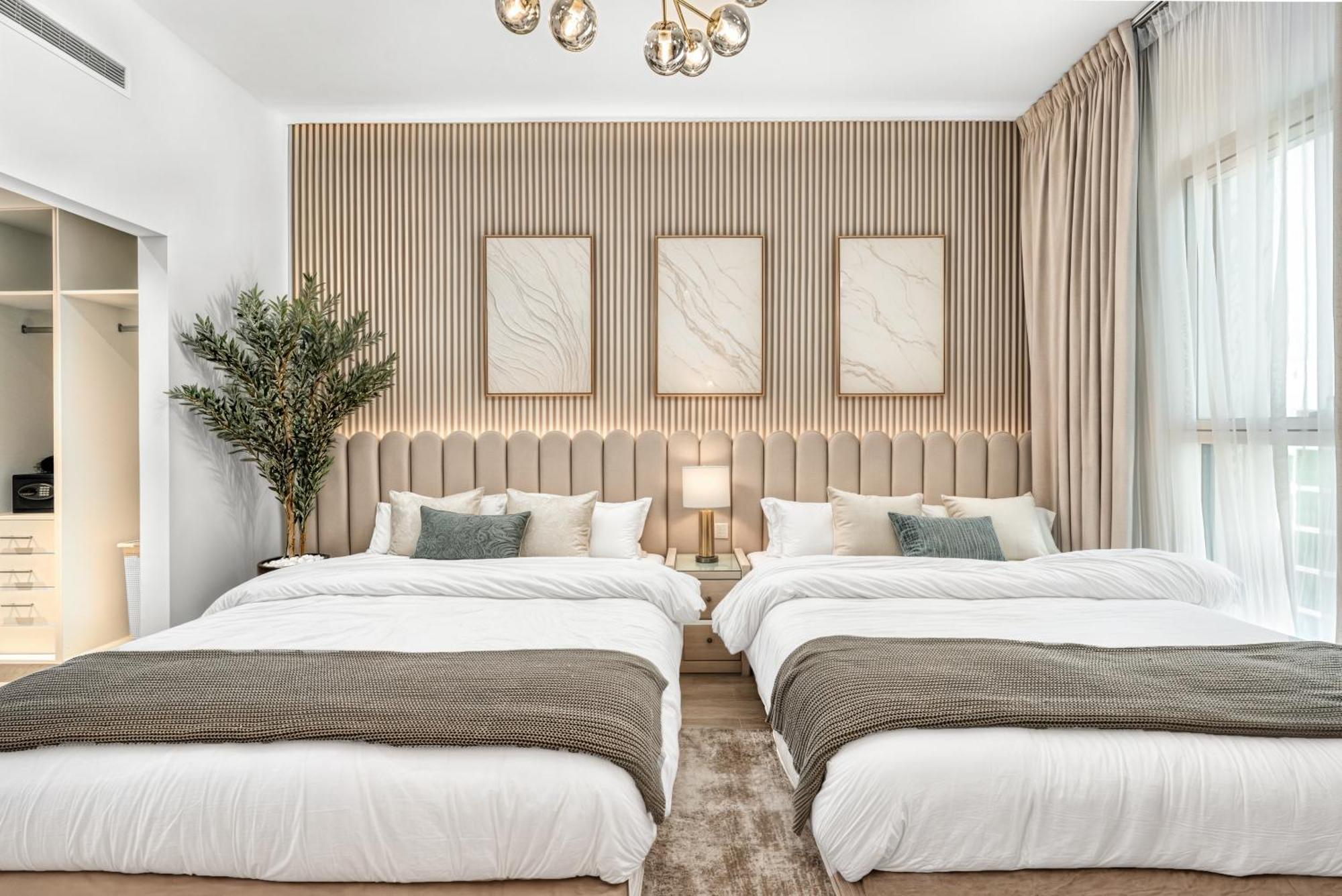 Luxury 2br, Yas Island By Ferrari World & Yas Mall Apartment