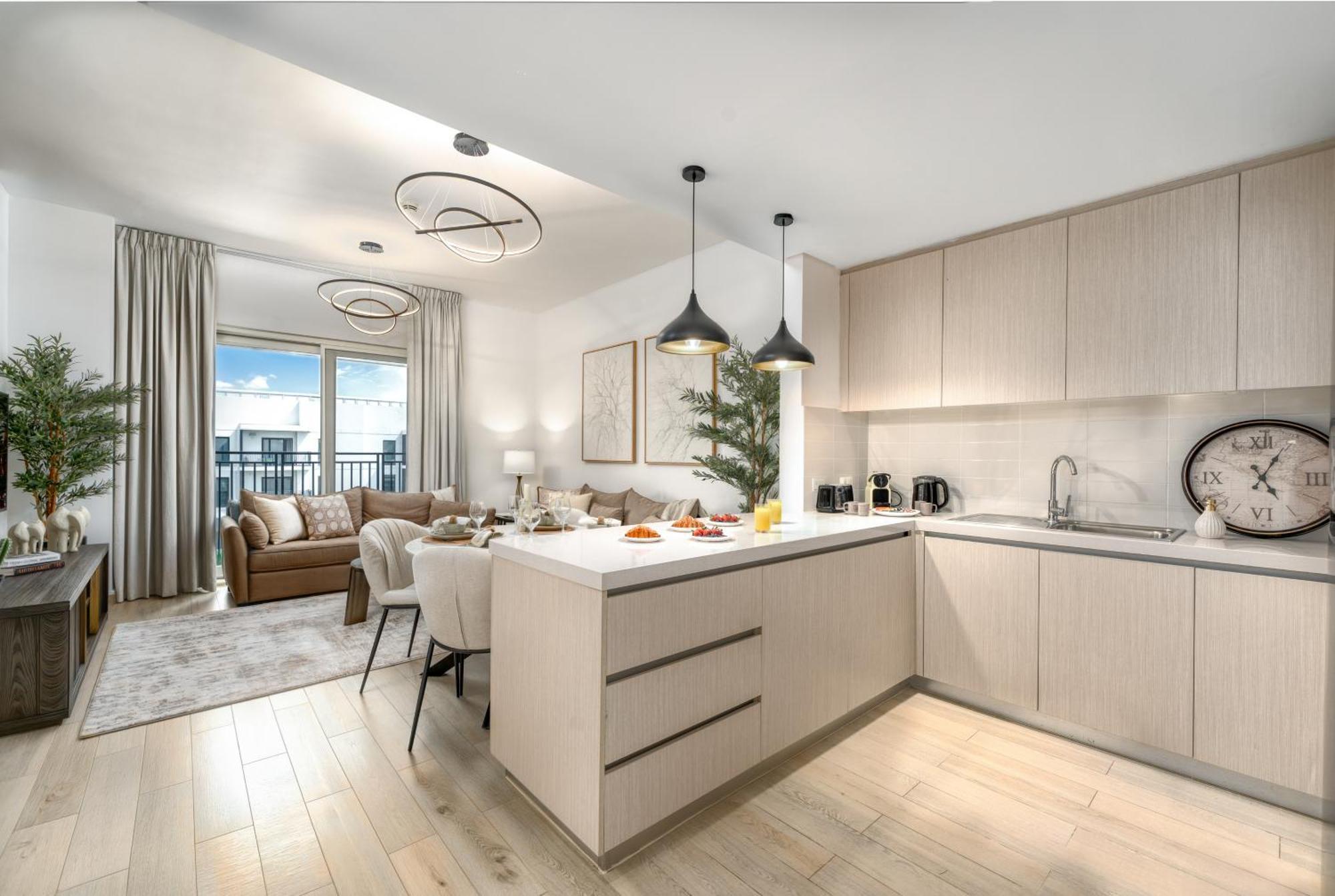 Apartment Luxury 2br, Yas Island By Ferrari World & Yas Mall
