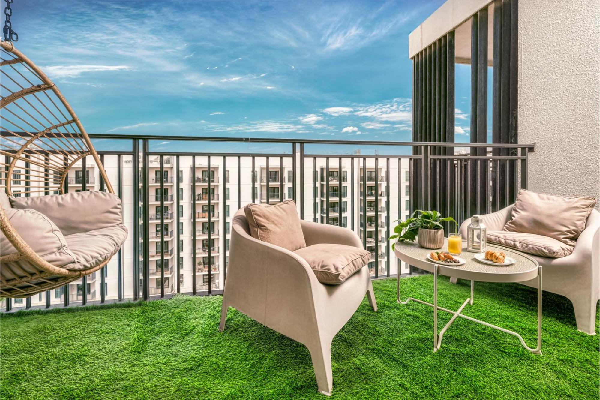 Luxury 2br, Yas Island By Ferrari World & Yas Mall Apartment